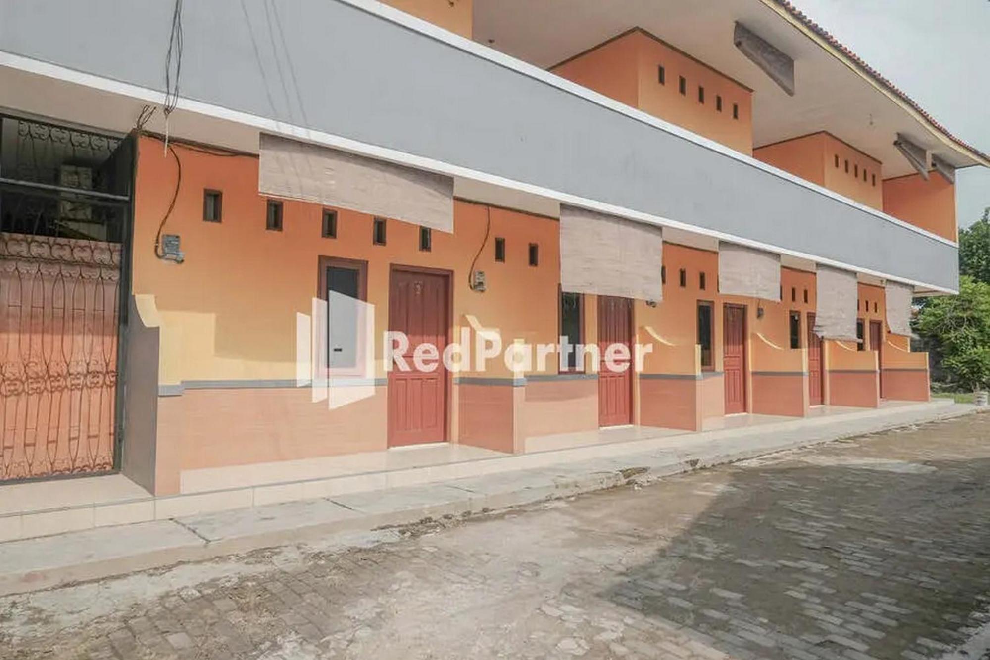 Pondok Damai Guest House Syariah Mitra Reddoorz Cirebon Zewnętrze zdjęcie